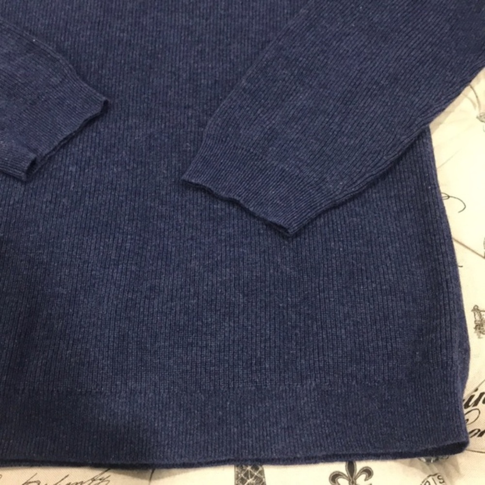 Theory Raglan Sweater in Ribbed Cashmere - Picture 2 of 5